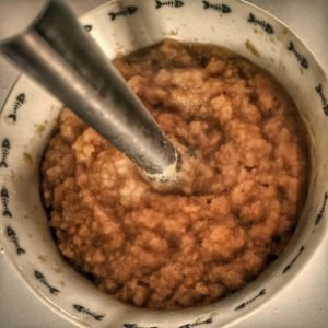 Laissez refroidir un peu et mixez.