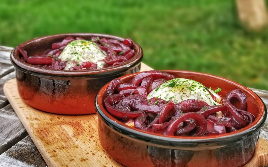 Civet d’oeufs – Œufs pochés et oignons