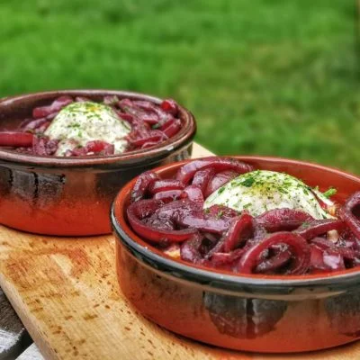 Civet d’oeufs – Œufs pochés et oignons
