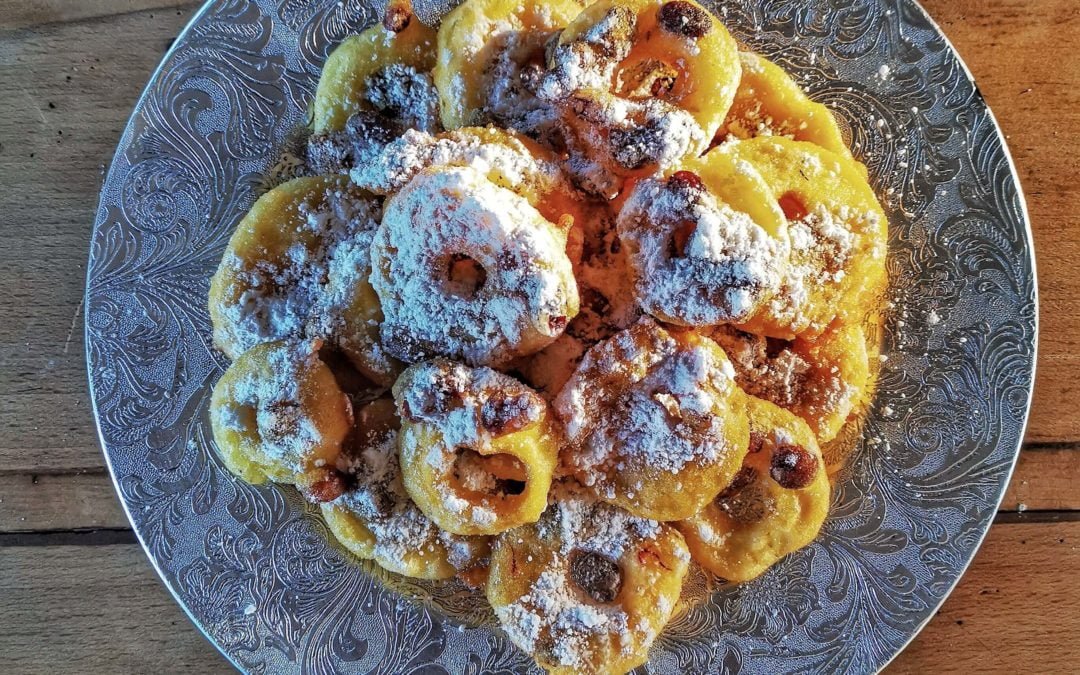 Beignets de pommes et raisins
